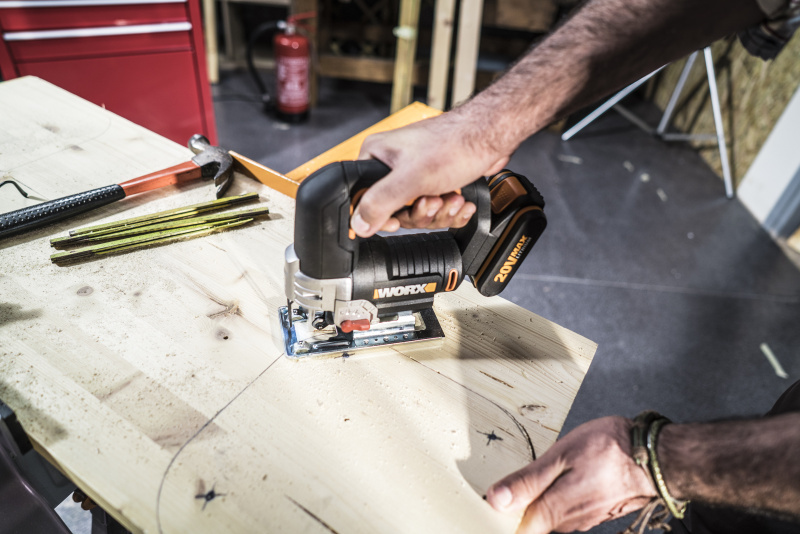 WORX WX543 - Aku přímočará pila 20V, 1x2.0Ah - Powershare